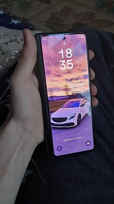 samsung fold 3: Samsung Galaxy Z Fold 3, 256 GB, rəng - Qara, Face ID — 1