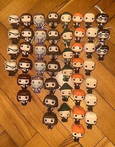 Kinder joy Harry Potter oyuncaqlari satilir. Iki seriyadir. Oyuncaqlar