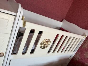 матрас надувной: Для девочки и мальчика, Б/у, Четырехугольная, Колыбель, С бортиками, С матрасом, С механизмом качания — 3