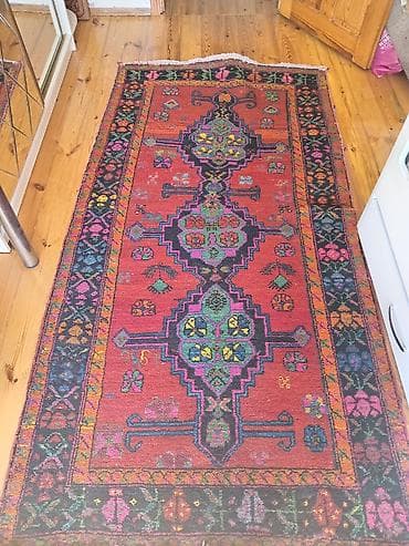 metbex xalcasi: Məhsul: Xalçalar və mətbəx mebeli dəsti 1) Xalça 1 - Rəng və naxış — 1