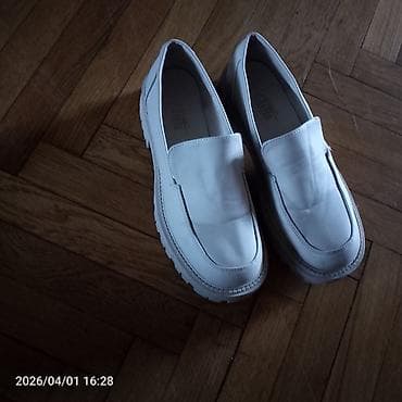 Ağ rəngli qadın kişi loaferləri - Minimalist dizaynlı, klassik