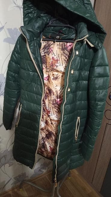 yagis geyimi: Qadın qışlıq/qış-payızlıq şişmə palto-kurtka - Rəng: tünd yaşıl - — 1