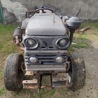 Traktor 35 at gücü, motor 0.9 l