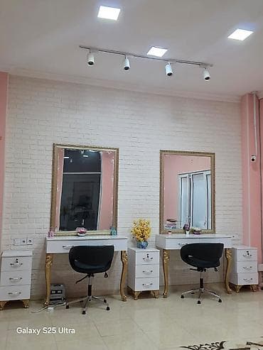 İşlənmiş, Makiyaj üçün masa, Güzgülü — 1