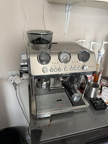 delonghi nespresso: Qəhvə maşını Delonghi, Yarımavtomat, Üyüdücü ilə — 1