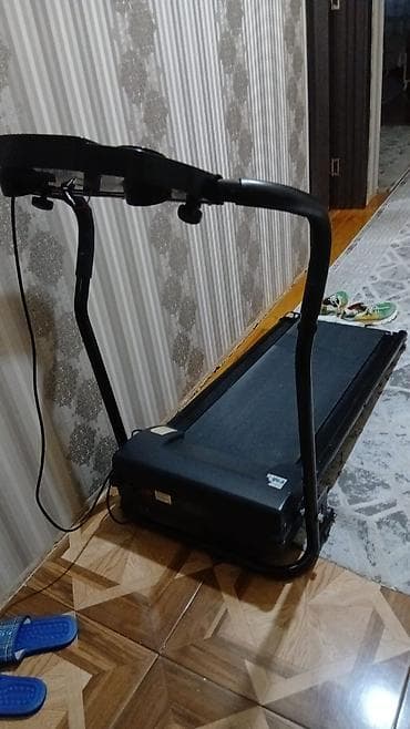 Elektrik qaçış trenajor - Kompakt ev tipli qaçış yolu - Rəqəmsal LCD