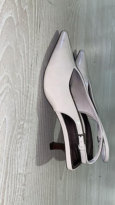 Tuflilər: Tuflilər, Stradivarius, Ölçü: 36, rəng - Bej, Yeni — 3
