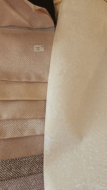 ucuz tul: Bu dəst tünd bənövşəyi rəngli iki qalın pərdədən və ortada yerləşən ağ — 7