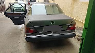 mercedes qapi: Mercedes-Benz E-Class W124 sedan - Kuzov: 4 qapılı sedan, tünd boz — 2