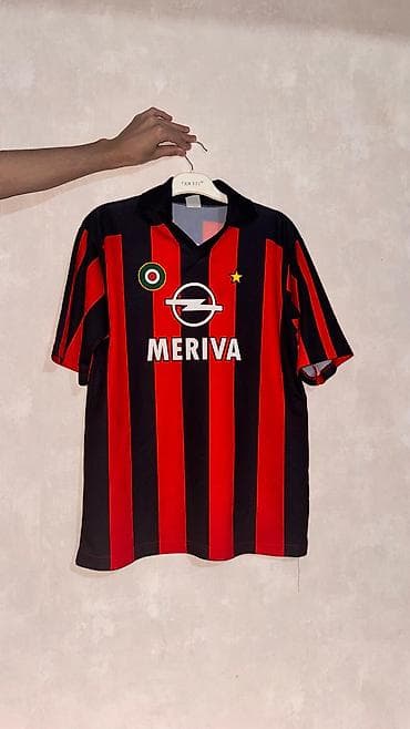 Futbolka, rəng - Qara