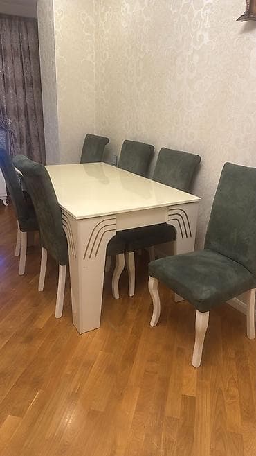 F99Masa dəsti 300₼. 6 oturcağı var.Ünvan Bakıxanov. 1211. Fatimə99