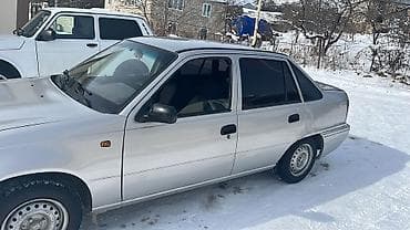 Daewoo: Daewoo Nexia sedan - Kuzov: 4 qapılı sedan, gümüşü rəng - Mühərrik və — 2