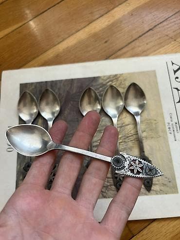 Qedimi 916 gümüş dekorativ çay qaşıqları
tam kolleksiya — 3