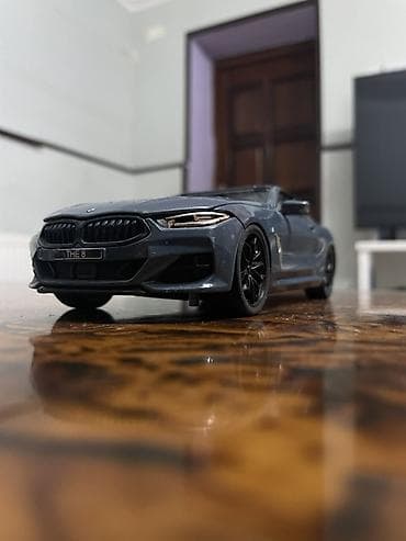 BMW 8 Series M840i kupesi – metal kolleksiya modeli - Miqyas: təxmini — 10