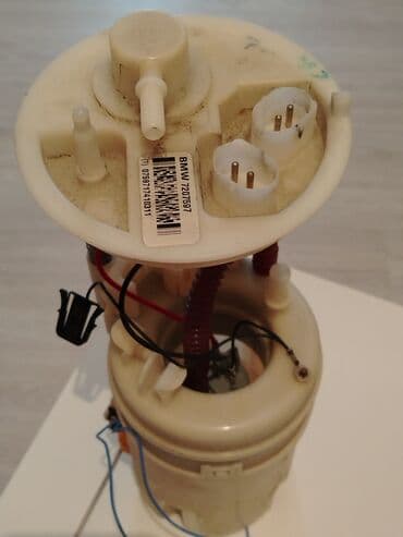 maşın katalizatoru: - Orijinal BMW detalı, üzərində istehsalçı etiketləri və kod görünür — 2