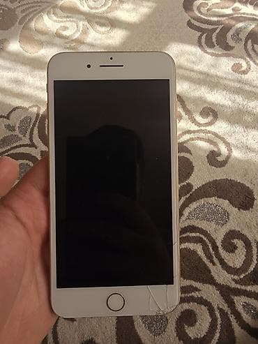 apple noutbook: IPhone 8 Plus, 64 GB, Qızılı, Qırıq — 2