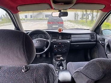 opel vectra 1994: Opel Vectra: 1.6 l | 1999 il Sedan — 9