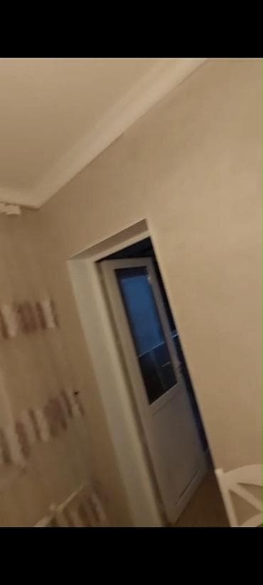 şabran ev: 18ci mk 3otaqli içi əşyalı ev kira verilir 5in 5ci mərtəbəsi 450azn — 3