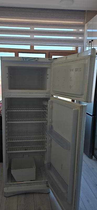 indesit холодильник: 2 двери Indesit Холодильник Продажа, цвет - Белый — 1