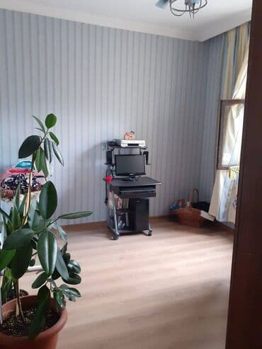 9 ci mikrorayon satilan evler: Bakı, 3 otaqlı, Köhnə tikili, 70 kv. m — 3