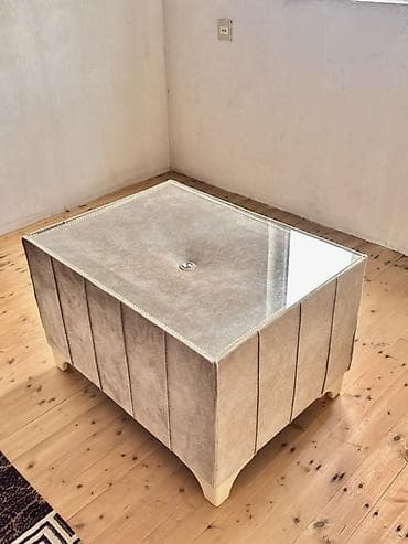 Kvadrat masa, Açılmayan, Təkərsiz, Şüşə, Ödənişli çatdırılma