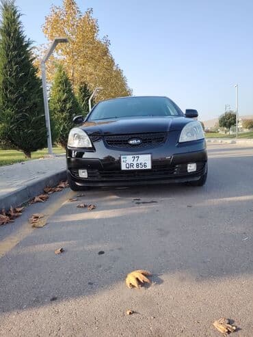 diskilər: Kia Rio – qara rəng, hetçbek kuzov. Xarici:yoxdı - Qara rəngli kuzov — 3