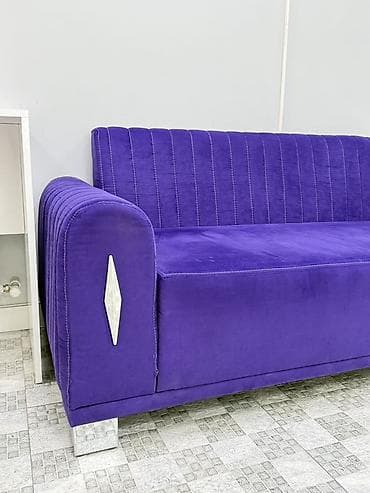 divan kohnə: Bənövşəyi rəngdə elegant divan - Parça: Yumşaq, məxməri toxumalı — 2