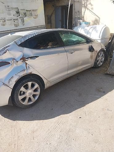 Hyundai Elantra 2011 Qezali satlir YPX Aryisi var — 6