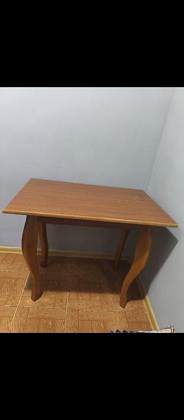 Masa satılır eni 60sm uzunluğu 90sm 20azn