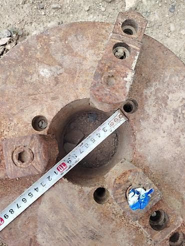 320 mm 3 çənəli tokar patronu (işlək vəziyyətdə). 320 mm 3 çənəli