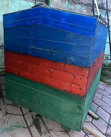 haski iti: Ağacdan hazırlanmış rəngli it evi/volyer - Material: qalın taxta — 2