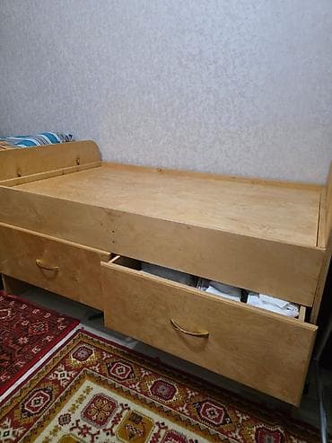 Çarpayılar: Yük çarpayısı – alt hissədə iri saxlama sandıqları - Ölçü : uzunluq — 1