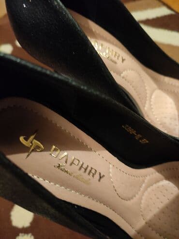 женские туфли с ремешком: Qadın klassik tufli – DAPHRY (Handmade) - Rəng: qara, xırda parıltılı — 4