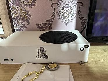 Xbox Series S: Xbox Series S oyun konsolu və ağ rəngli Xbox Wireless Controller — 1