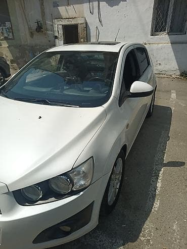Avtomobil satışı: Chevrolet Aveo hatchback – ağ rəng - Kuzov: 5 qapılı hatchback, ağ — 7