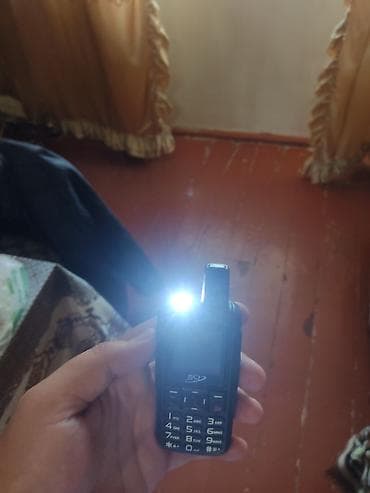 iphone 17 kabro: Mini düyməli telefon – SQ7/SQ33mini Barter var - Kompakt korpus, iri — 2