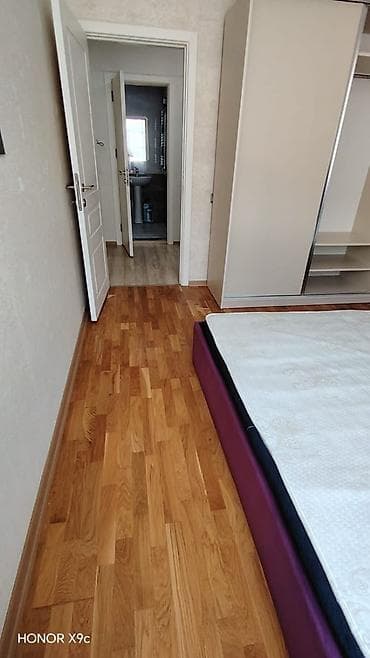 Kirayə mənzillər: Mənzil tam təmirlidir.Suyu,qazı,işığı daimidir.Binanın 2 lifti — 6