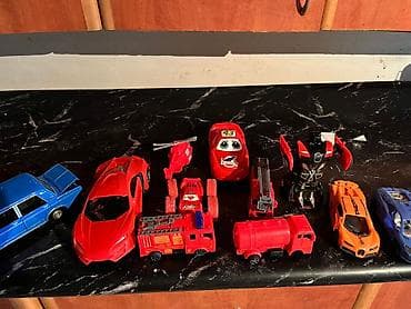 Uşaq oyuncaqları dəsti – müxtəlif maşın və nəqliyyat modelləri -