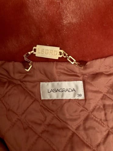 ремонт шуб: Lasagrada firmasinin shubasi . Əla vəziyyətdə. Çox gözəl oturur — 3