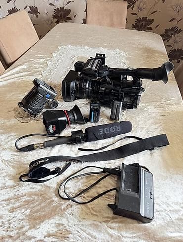 panel kamera: Peşəkar videoçular üçün tam çəkiliş dəsti. Məhsul: Sony PMW‑200 — 1