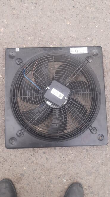 Zərərvericilərə qarşı mübarizə aparatları: Sənaye tipli divar ventilyatoru - Korpus: kvadrat metal panel, ön — 4