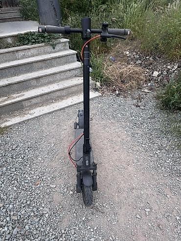 İşlənmiş Elektrik samokat 8", 351 - 500 Vt, 16 - 25 km/s, Ünvandan götürmə