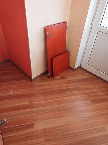 reception masa: Təcili satılır mənzildən çıxmalıdır. Qiymət çox ucuz — 6