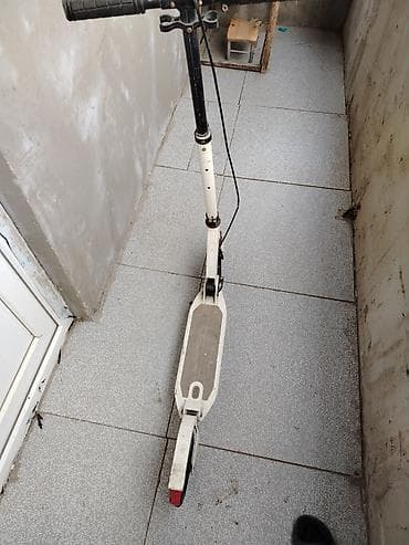 elektrikli scooter motor: Şəhər skuter-i (mexaniki) - Rəng: ağ-qara - Geniş, sürüşməyən — 3
