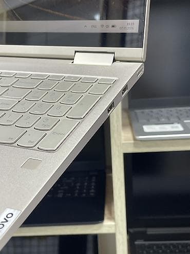 Lenovo: Lenovo Yoga, 15.6 ", Intel Core i7, 256 GB — 5