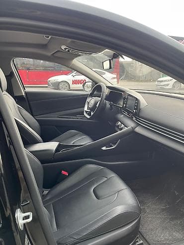 Мототранспорт: Hyundai Elantra – qara rəng, sedan, modern və aqressiv dizayn — 10