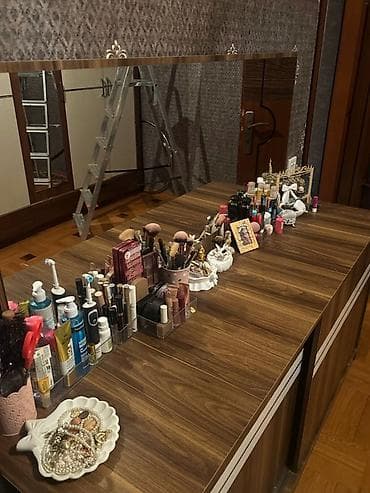 divar refleri: İşlənmiş, Güzgülü — 3