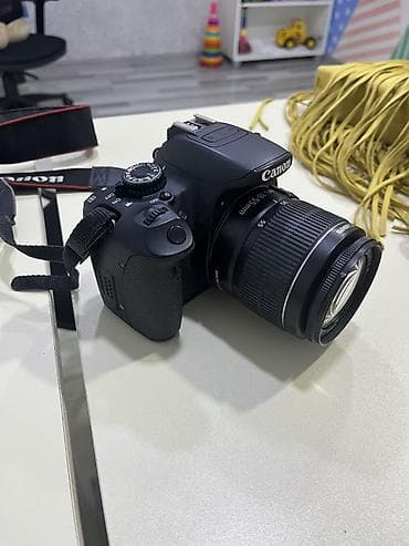 650d: Canon EOS 650D fotoaparat Komplekt: - Boyun qayışı ve cantasi 1-2 — 2