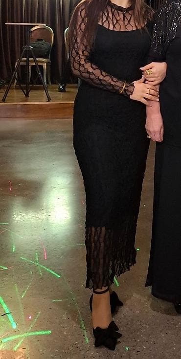 baletka: Qara krujeva axşam geyimi - Model: midi uzunluqda, bədənə oturan — 1