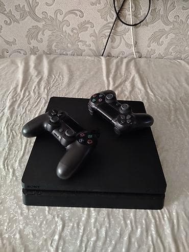 playstati̇on: PS4 Slim 1TB + 4 Oyun (Təmiz, Praşifkasız) PS4 Slim 1TB satılır. Tam — 2
